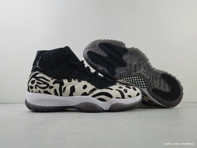 Cheap Husky JORDAN 11 AR0715-010 ANIMAL AIR INSTINCT 0731